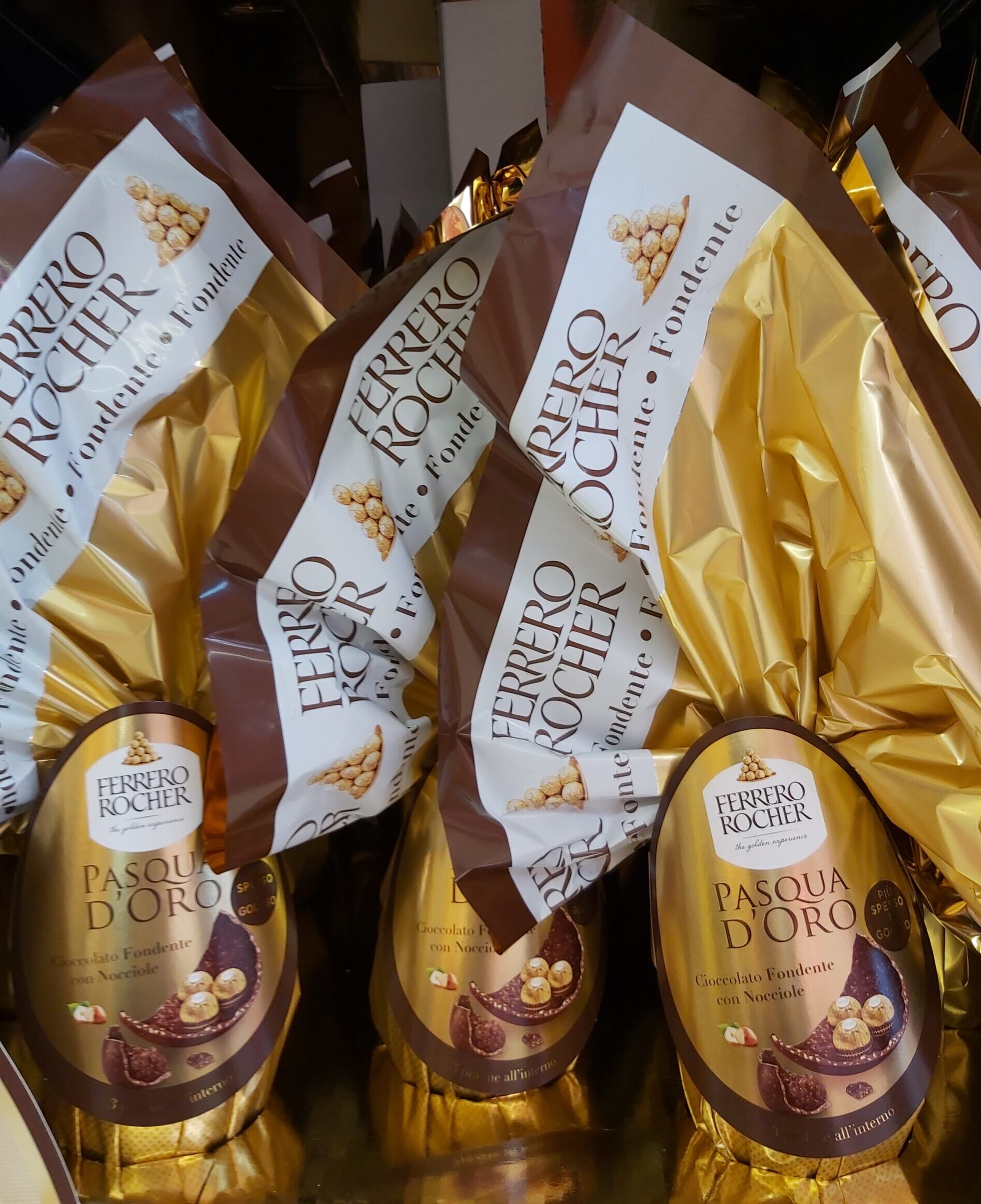 Ferrero Rocher Uovo di Pasqua 2022 scaled e1646326077649 - Uova di Pasqua Ferrero Rocher 2022