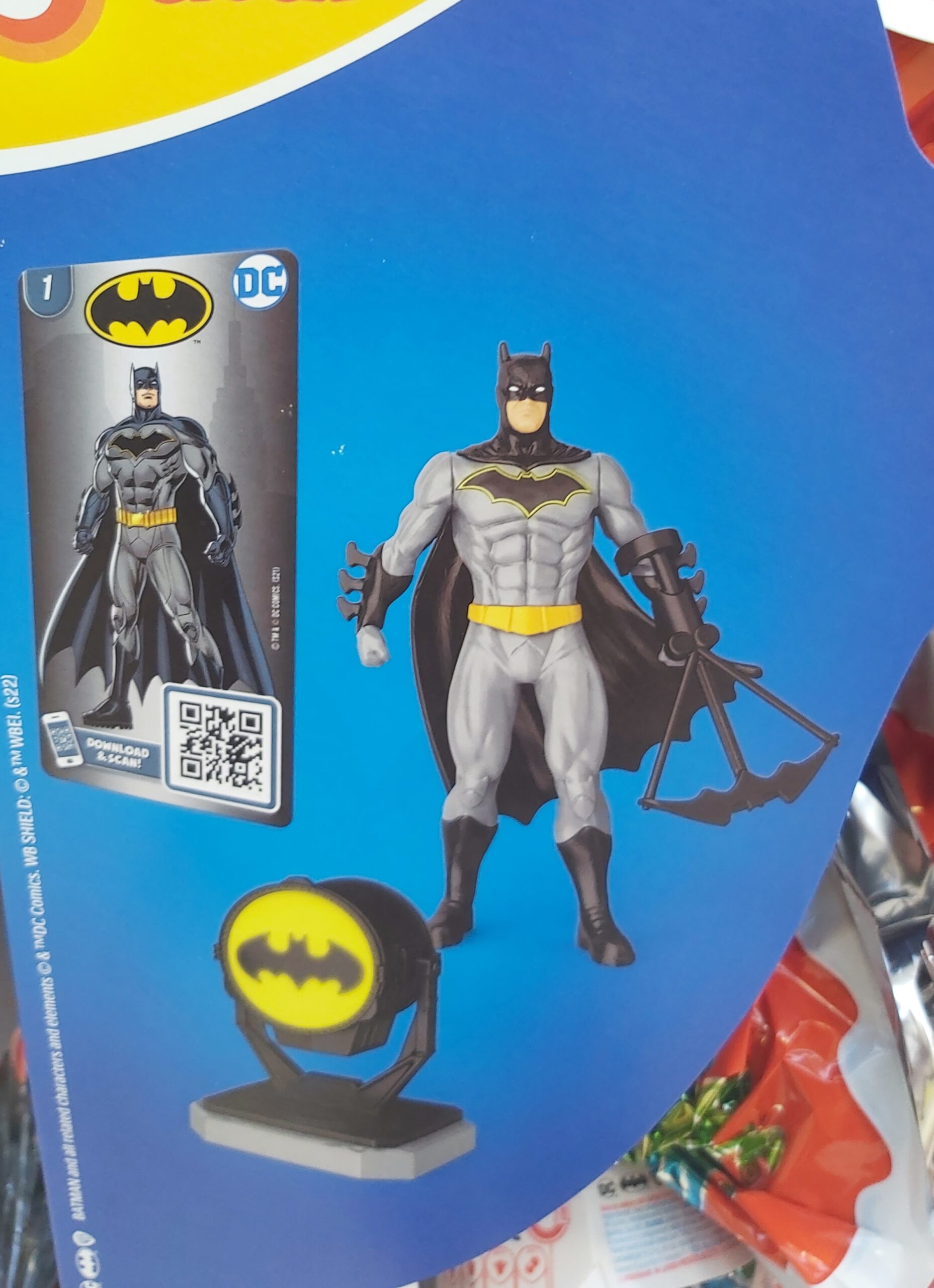 Sorprese Uova di Pasqua Kinder Batman scaled - Uova di Pasqua Kinder 2022: Prezzi e Sorprese