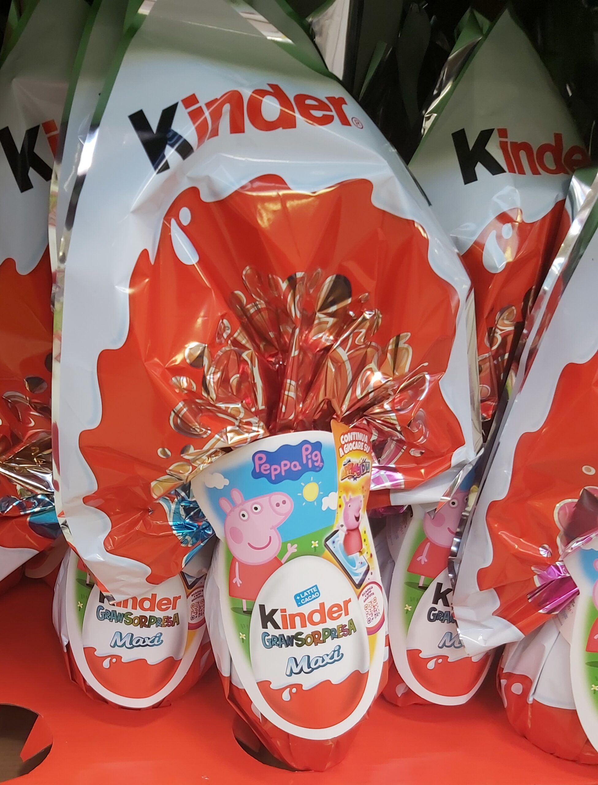 Uova di Pasqua Kinder Maxi Peppa Pig scaled - Uova di Pasqua Kinder 2022: Prezzi e Sorprese