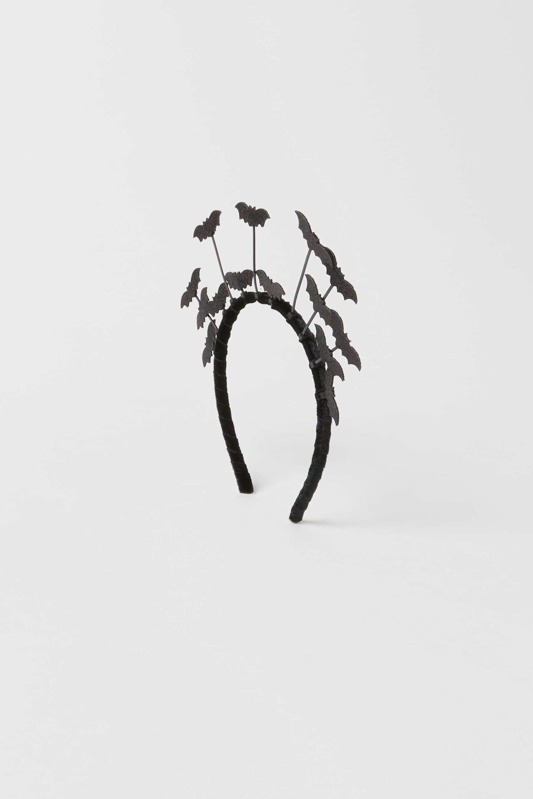 Cerchietto per capelli con pipistrelli per Halloween 2022 ZARA scaled - Costumi Halloween Bambini ZARA 2022
