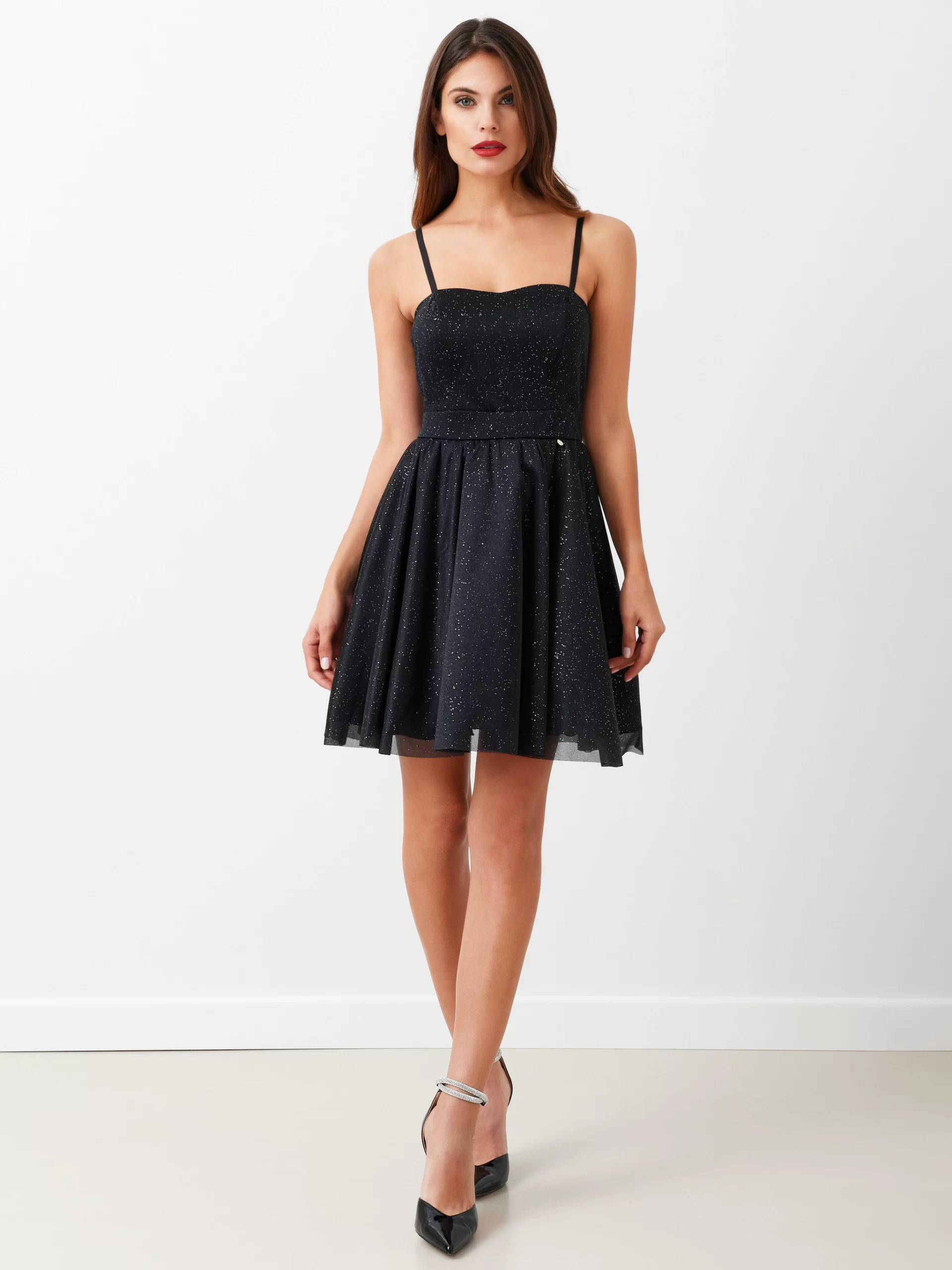 Abito da sera corto con gonna a ruota Rinascimento Natale e Capodanno 2022 2023 scaled - Rinascimento Abiti Capodanno e Feste Natalizie 2022 Abito da sera corto con gonna a ruota Rinascimento Natale e Capodanno 2022 2023 scaled - Rinascimento Abiti Capodanno e Feste Natalizie 2022