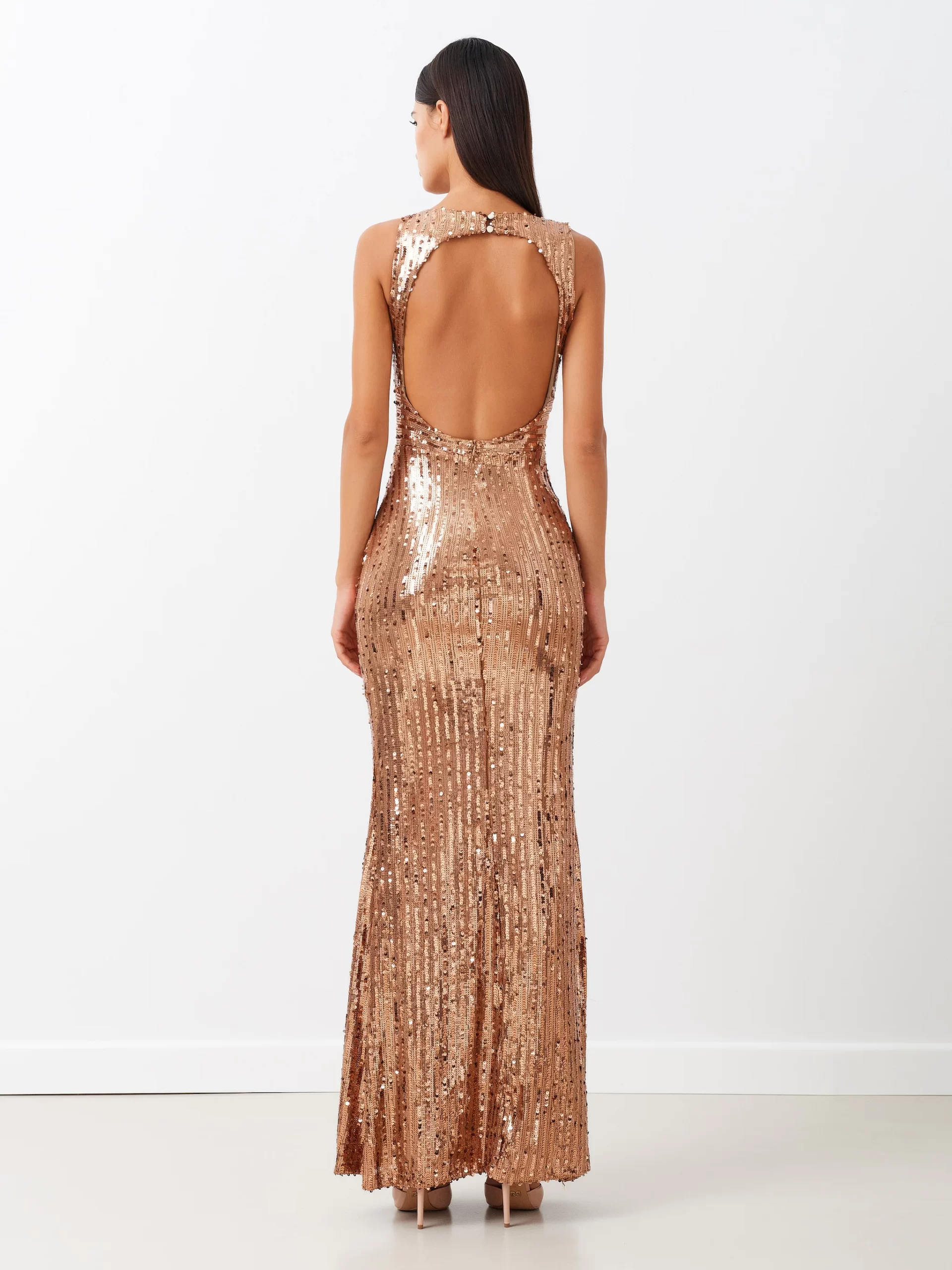 Rinascimento abito lungo da sera con schiena scoperta scaled - Rinascimento Abiti Capodanno e Feste Natalizie 2022 Rinascimento abito lungo da sera con schiena scoperta scaled - Rinascimento Abiti Capodanno e Feste Natalizie 2022