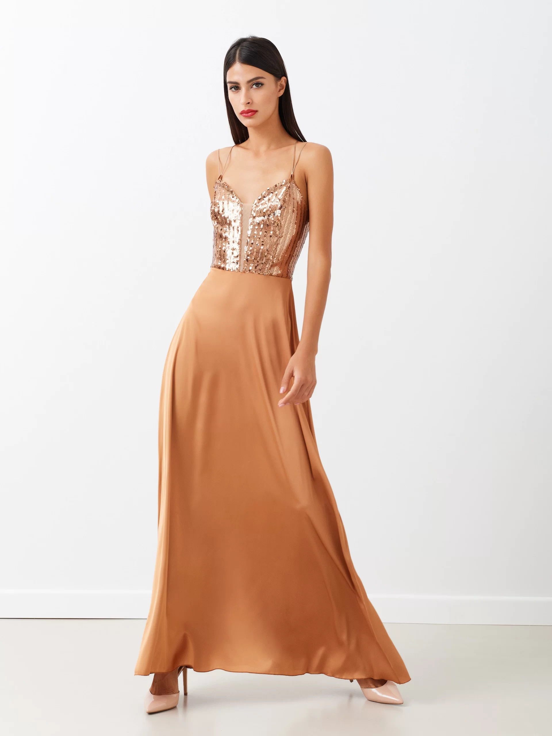 Rinascimento vestito lungo da sera inverno 2022 2023 scaled - Rinascimento Abiti Capodanno e Feste Natalizie 2022 Rinascimento vestito lungo da sera inverno 2022 2023 scaled - Rinascimento Abiti Capodanno e Feste Natalizie 2022