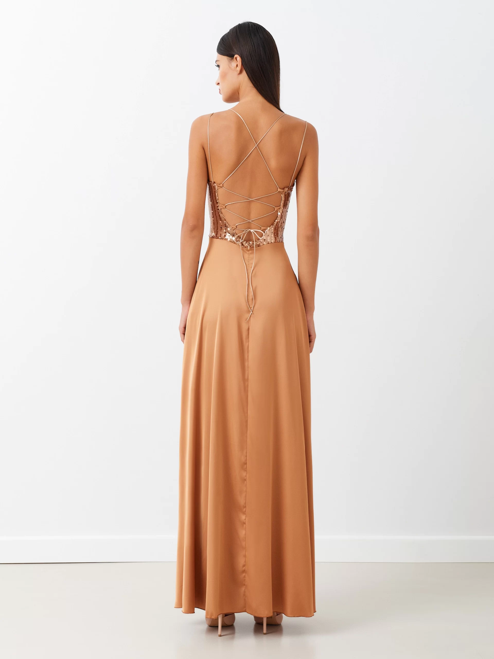 Vestito lungo Rinascimento da sera scaled - Rinascimento Abiti Capodanno e Feste Natalizie 2022 Vestito lungo Rinascimento da sera scaled - Rinascimento Abiti Capodanno e Feste Natalizie 2022