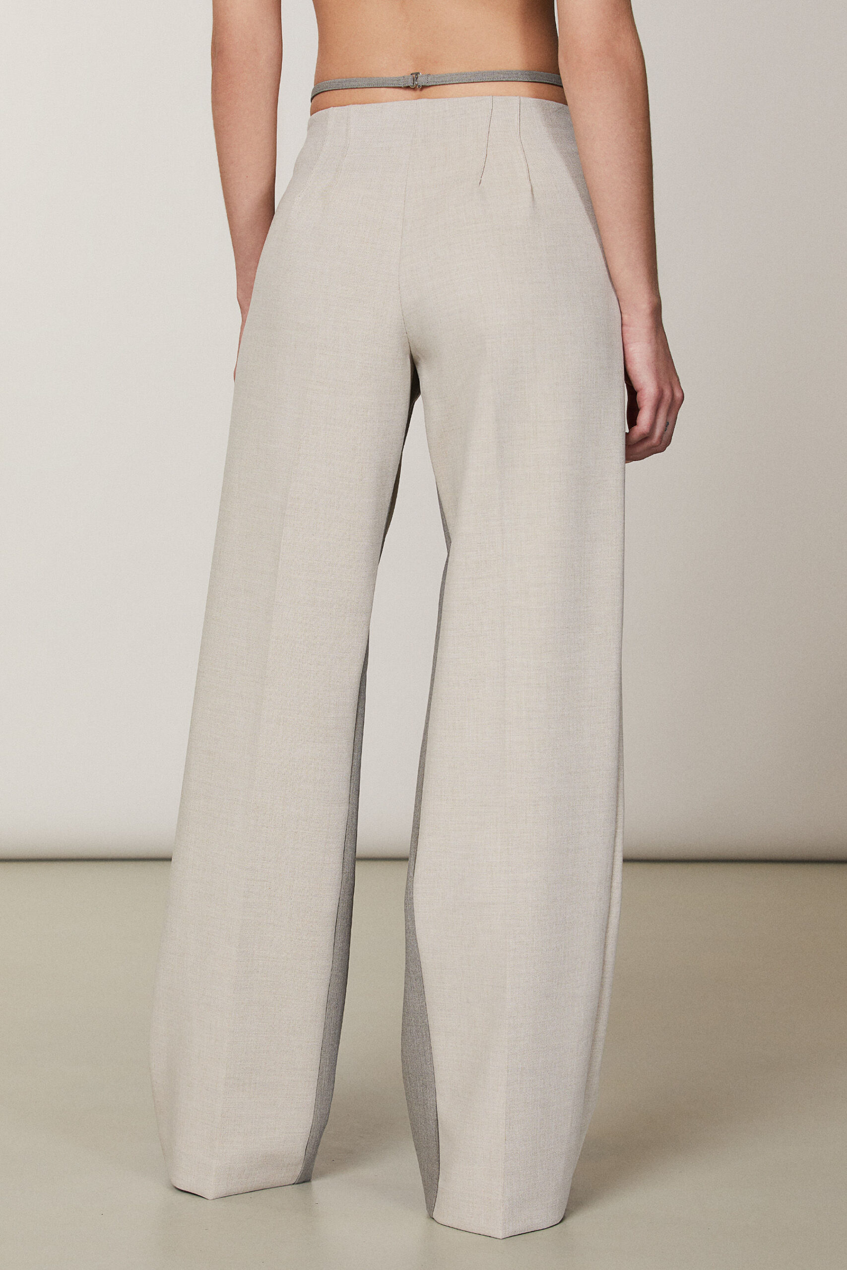 Dettaglio punto vita  scaled - Tailleur Donna Patrizia Pepe Primavera Estate 2023