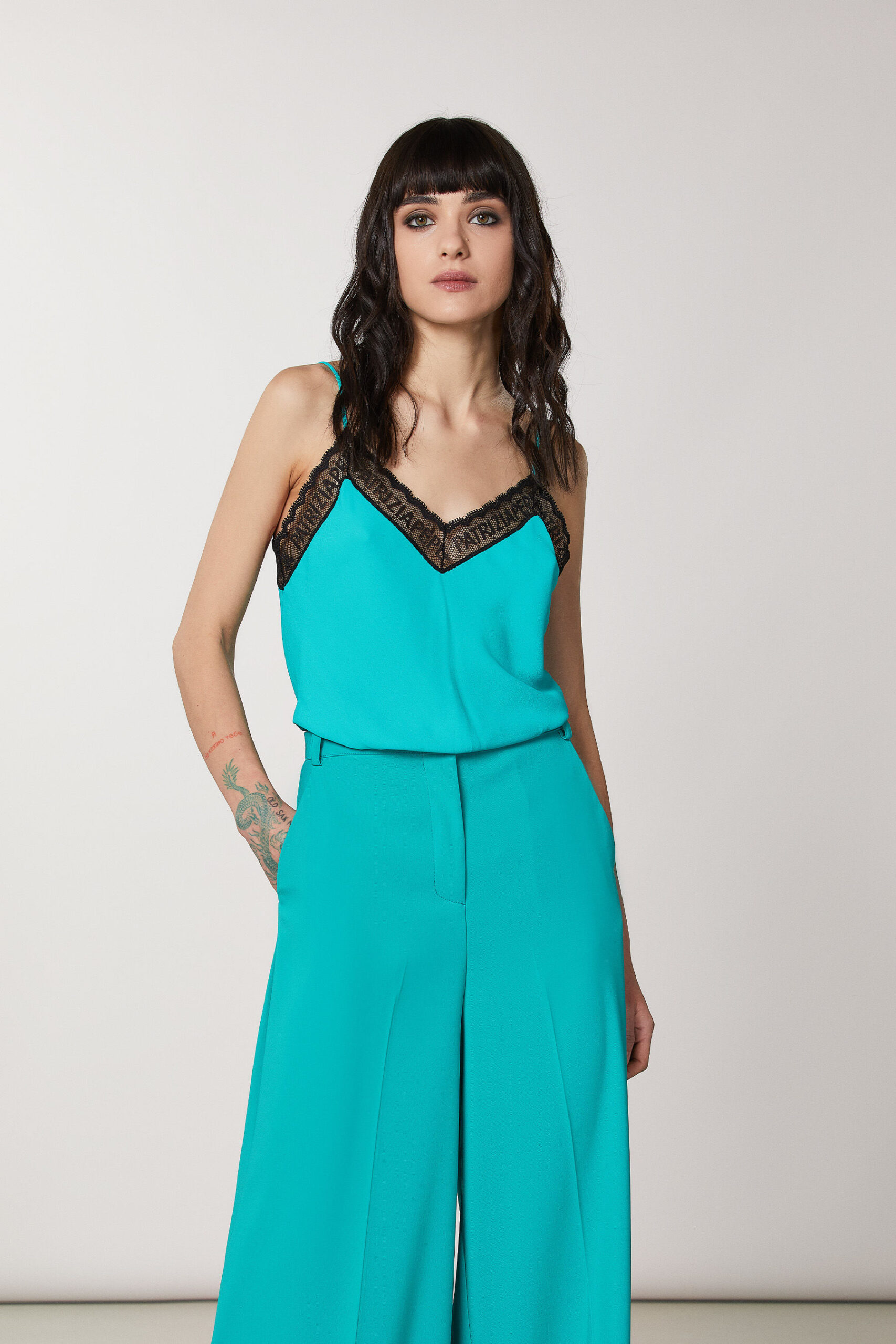 Top Patrizia Pepe 2023 scaled - Tailleur Donna Patrizia Pepe Primavera Estate 2023