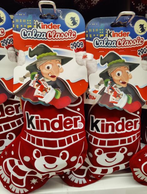 Calza della Befana classica rossa Kinder 2024 Calza della Befana classica rossa Kinder 2024