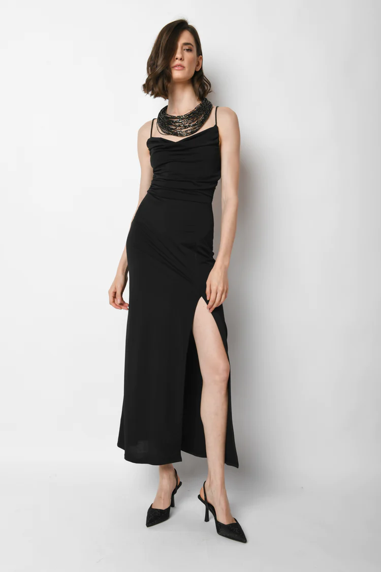 Vestito lungo da sera nero con spacco Vestito lungo da sera nero con spacco