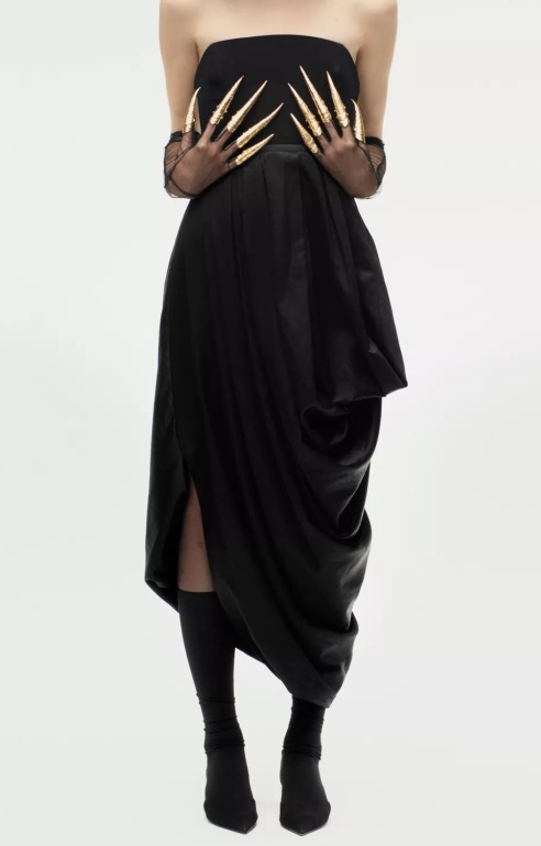 Unghie lunghe finte in metallo dorato ZARA per Halloween Unghie lunghe finte in metallo dorato ZARA per Halloween