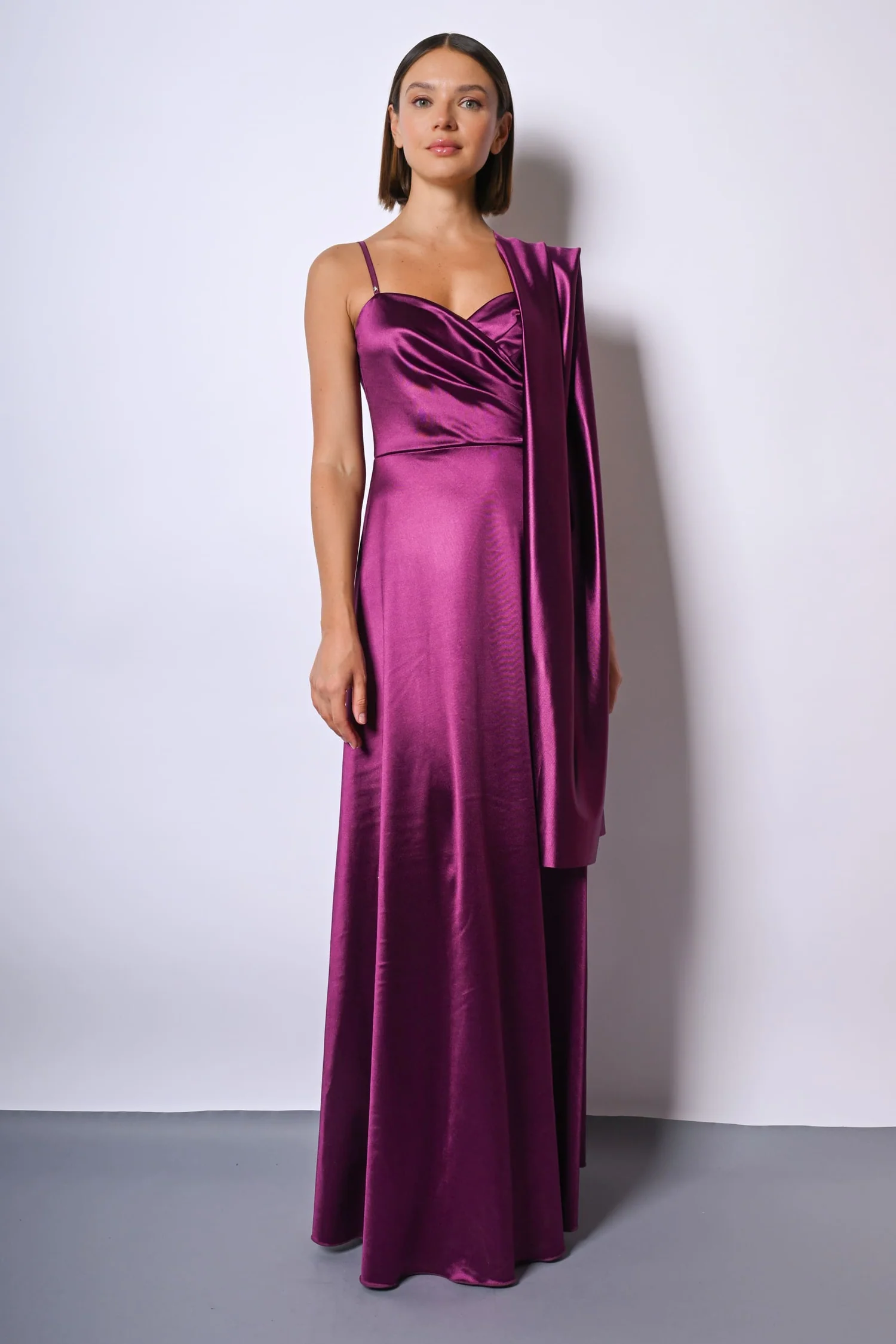 Vestito lungo in raso NUNA LIE collezione sera e cerimonia Vestito lungo in raso NUNA LIE collezione sera e cerimonia