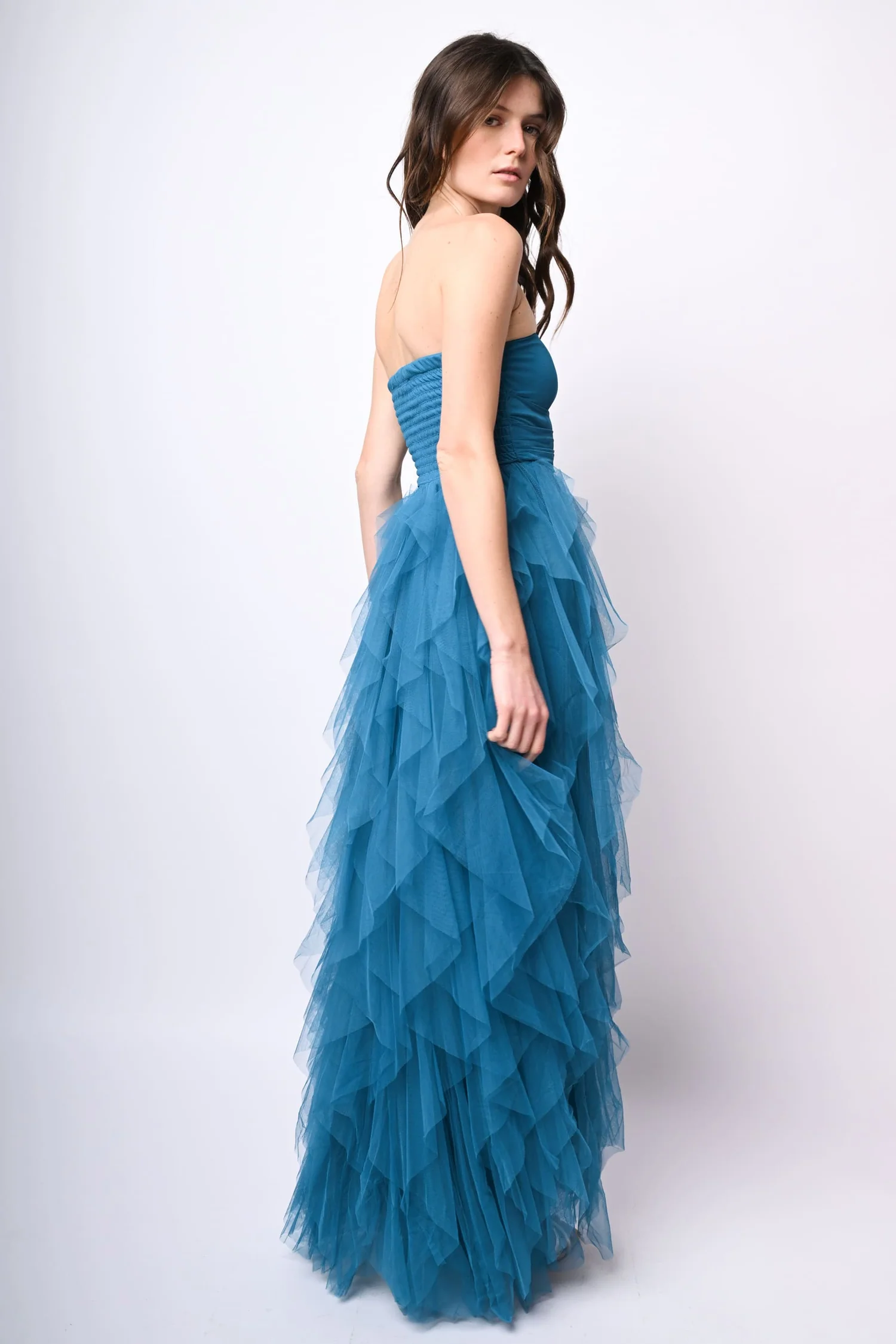 Vestito lungo in tulle con volant Vestito lungo in tulle con volant