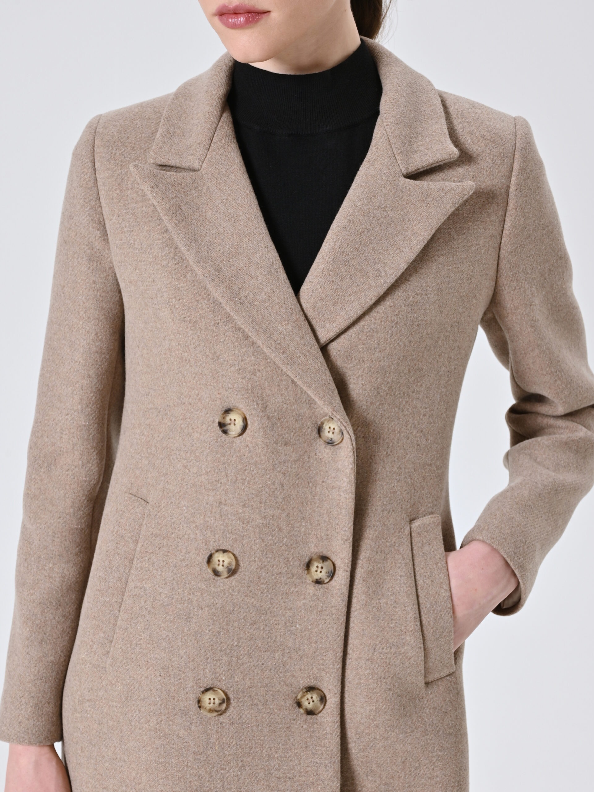 Cappotto doppiopetto colore tortora Cappotto doppiopetto colore tortora