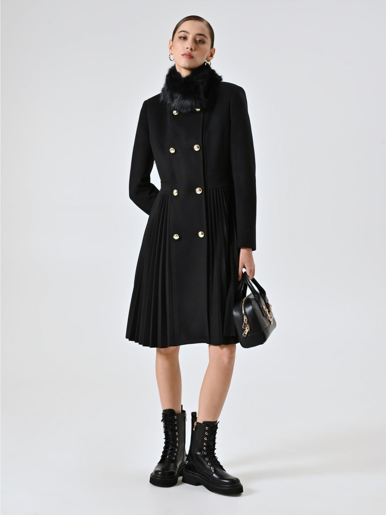 Cappotto nero donna Rinascimento inverno 2026 Cappotto nero donna Rinascimento inverno 2026