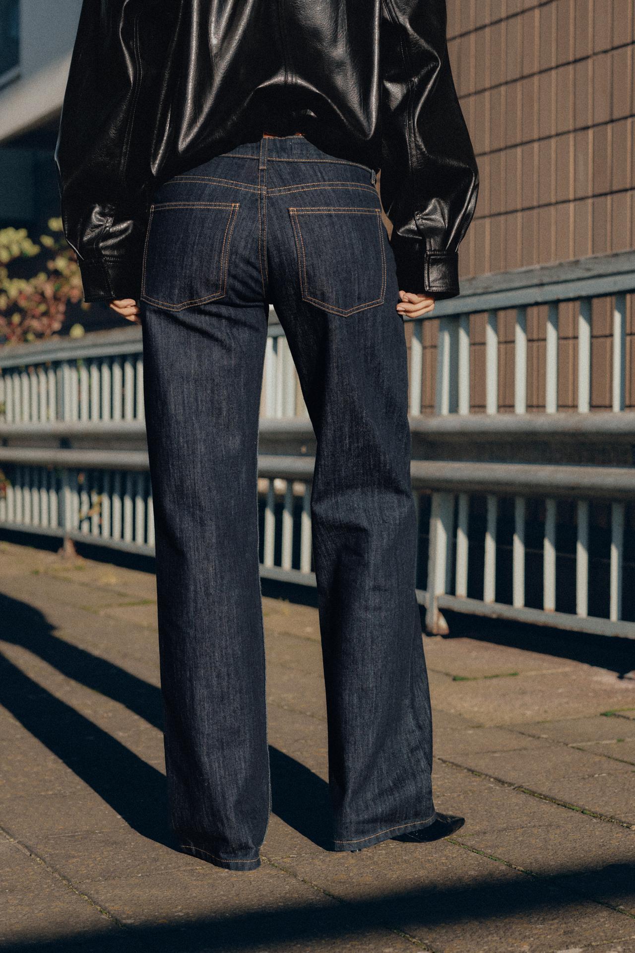 Nuovi pantaloni jeans ZARA moda 2026