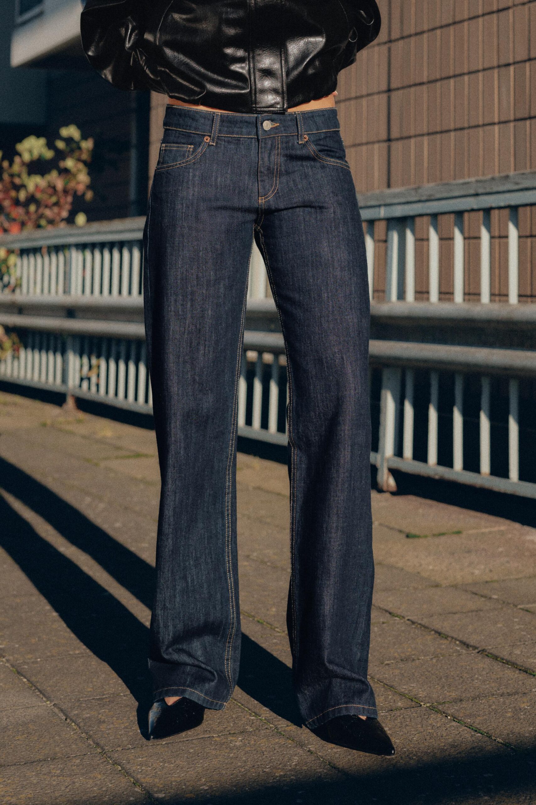 Pantaloni denim color indaco scuro