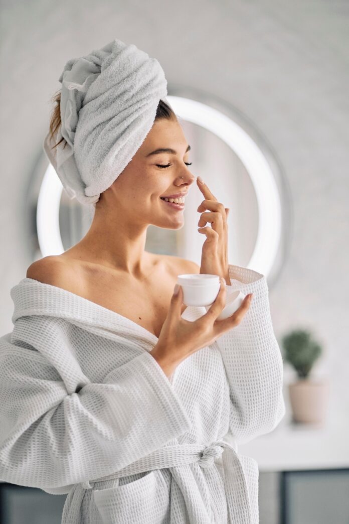 Prevenzione dell'Invecchiamento della Pelle del Viso per Donne Over 40