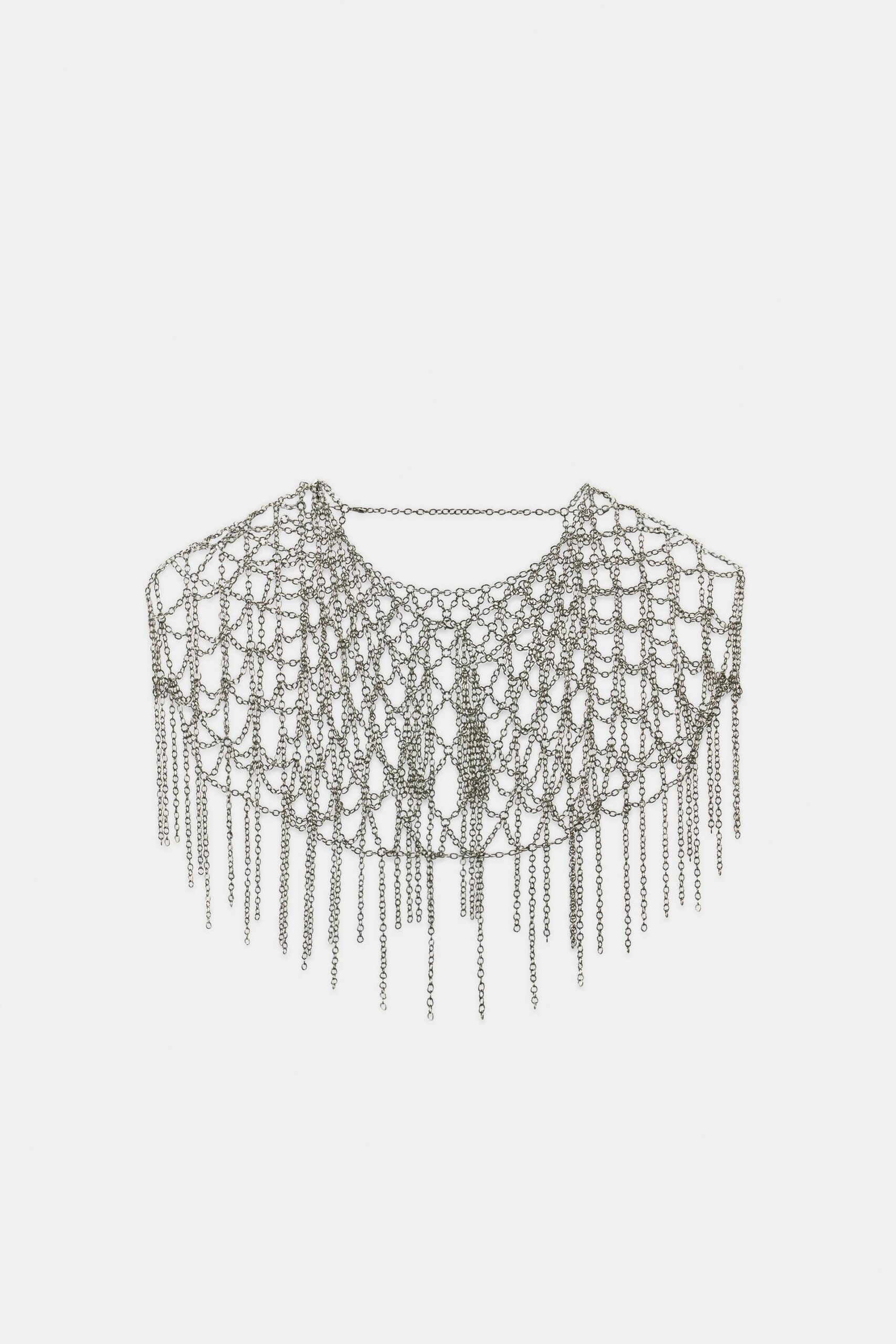 Collana capa a catene metalliche Collana capa a catene metalliche