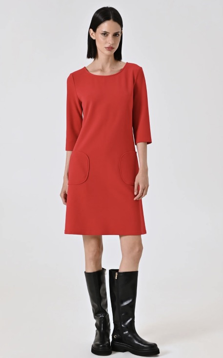 Abito rosso Rinascimento maniche a tre quarti Abito rosso Rinascimento maniche a tre quarti