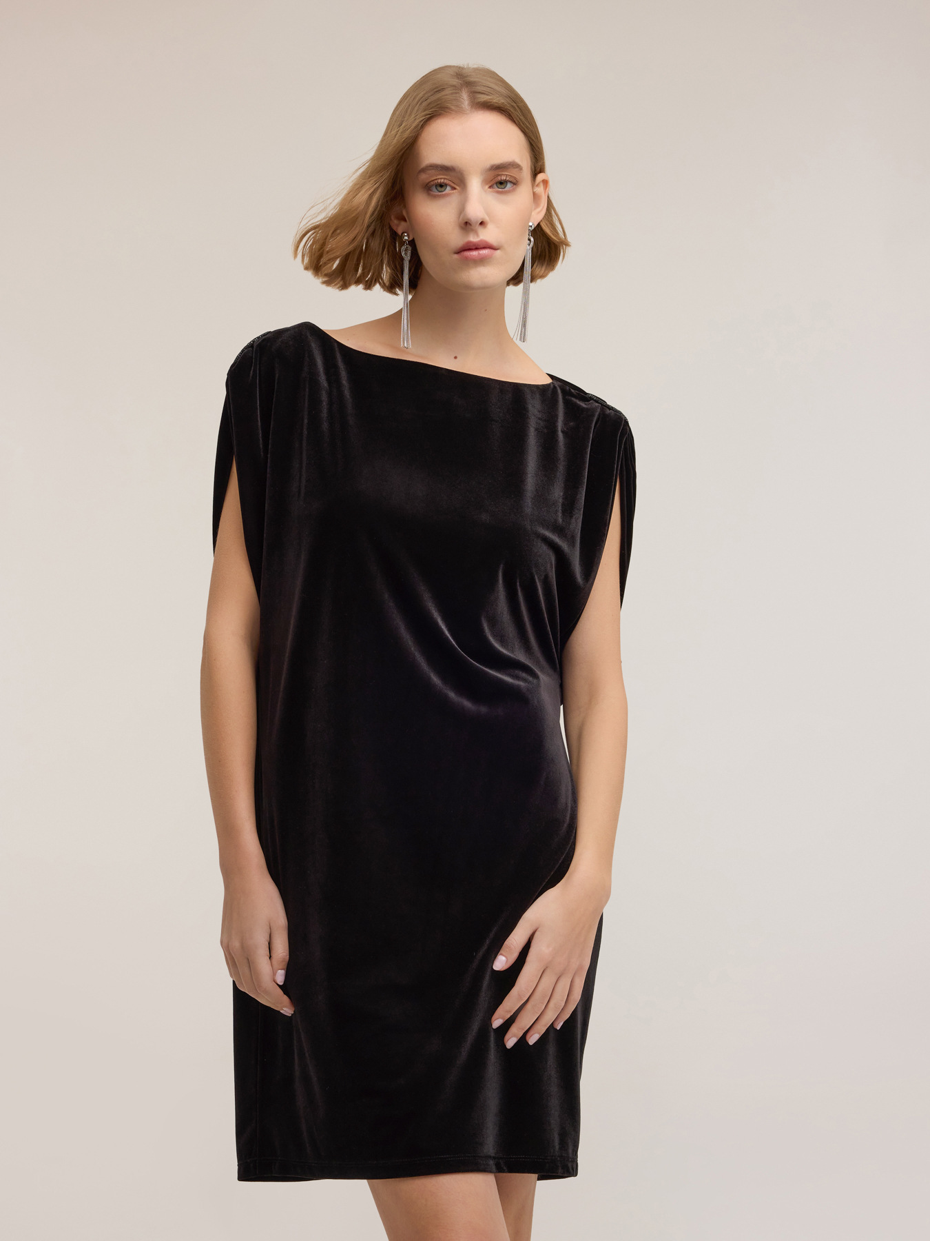 MOTIVI abitino nero in ciniglia