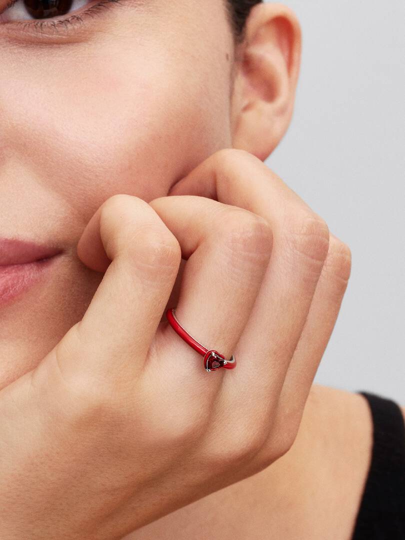 Anello con cuore rosso Pandora San Valentino 2026 Anello con cuore rosso Pandora San Valentino 2026