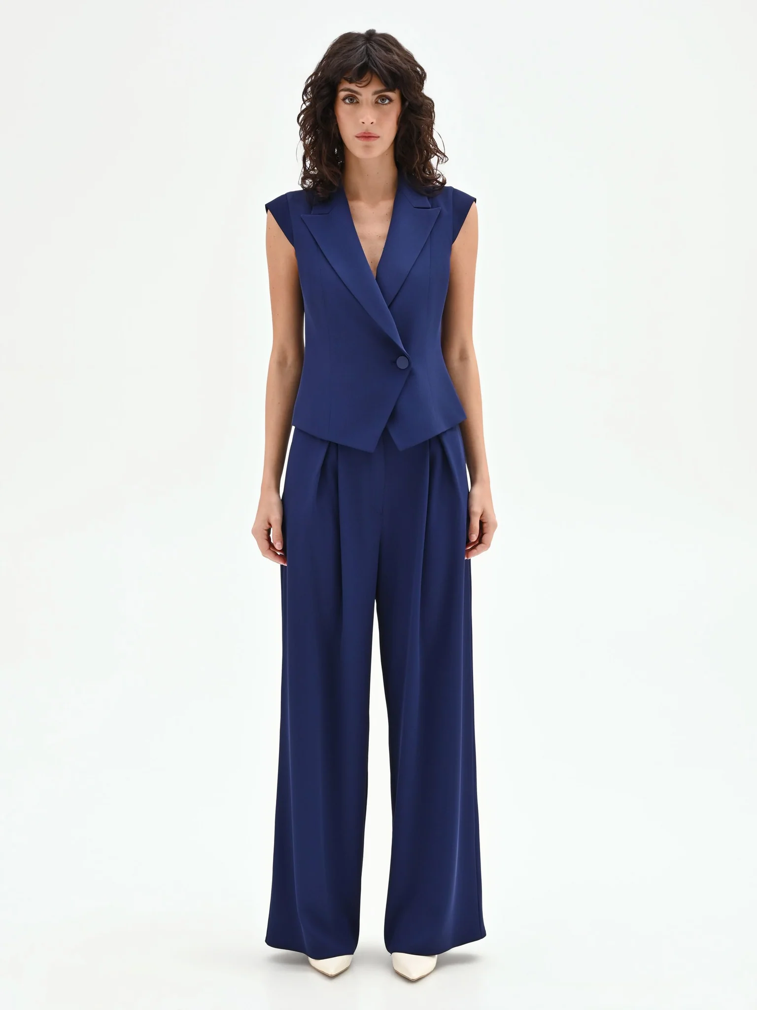 Gilet elegante donna collezione studio Rinascimento 2026 Gilet elegante donna collezione studio Rinascimento 2026