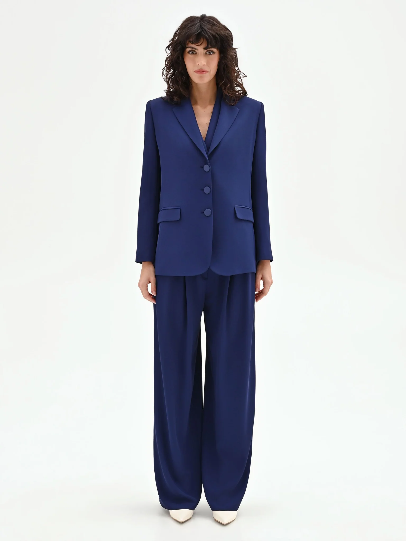 Nuovo completo donna laurea Nuovo completo donna laurea