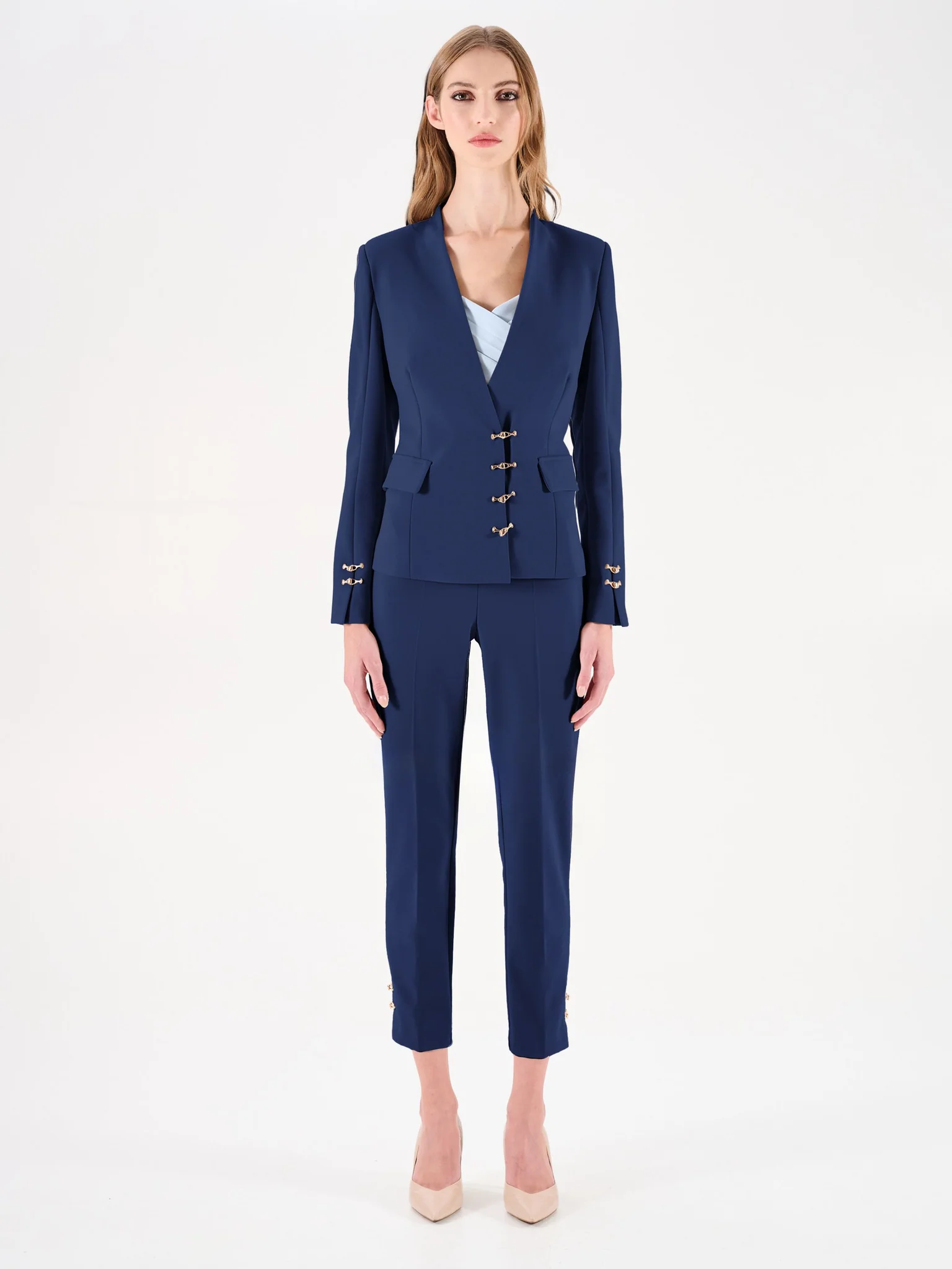 Nuovo tailleur donna Rinascimento 2026 Nuovo tailleur donna Rinascimento 2026