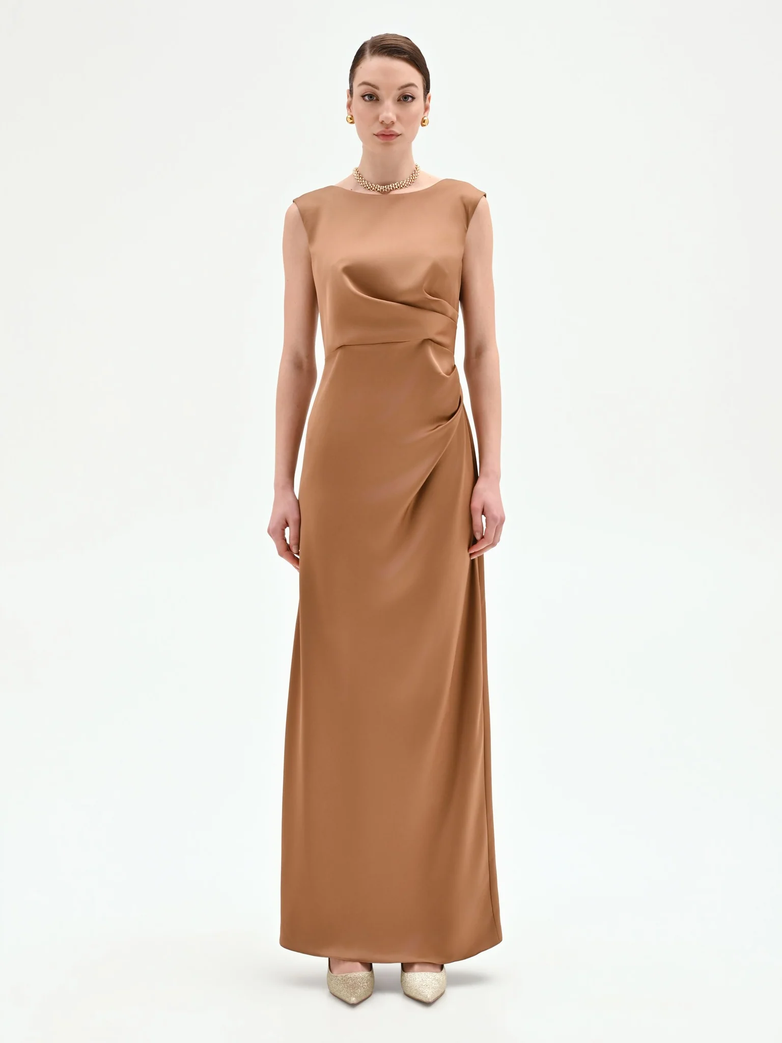Nuovo abito lungo da cerimonia Rinascimento primavera estate 2026 colore bronzo