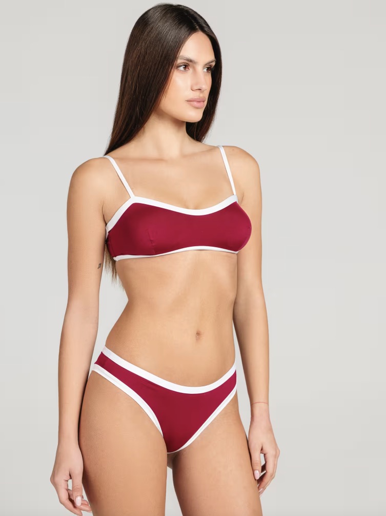 Bikini rosso e bianco Decathlon estate 2026 Bikini rosso e bianco Decathlon estate 2026