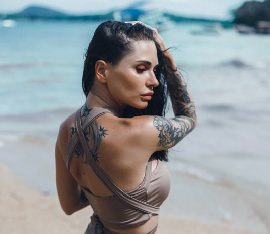Come proteggere i Tatuaggi dal sole al mare Come proteggere i Tatuaggi dal sole al mare