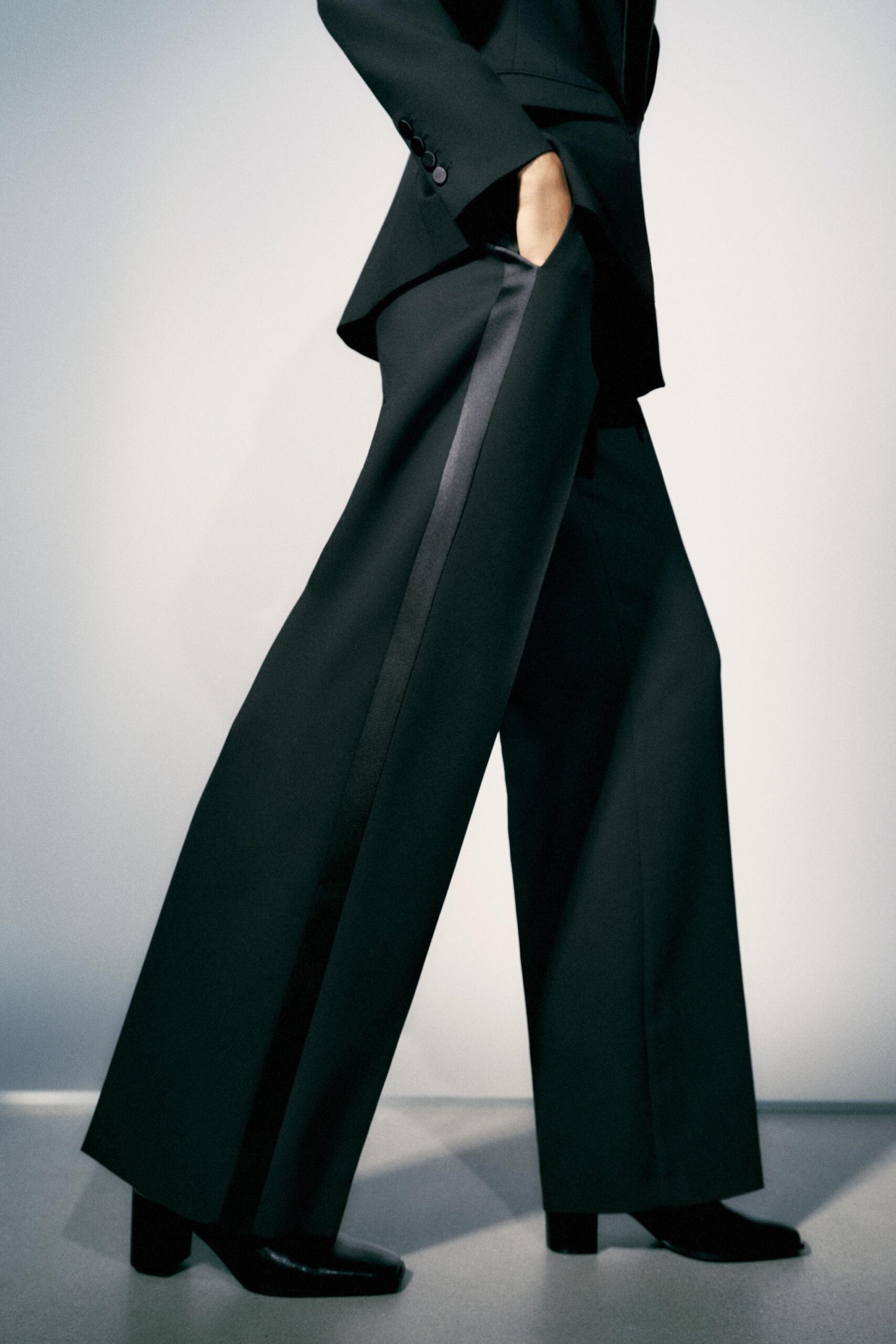 Pantaloni ampi abito smoking donna ZARA Pantaloni ampi abito smoking donna ZARA